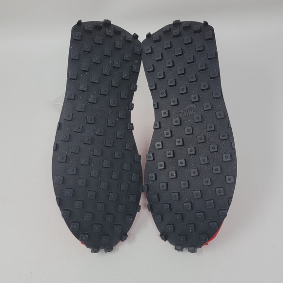 Nike Women's LD-1000 Shoes  University Red/ Metallic Silver HF3227-600 Size 6 - Picture 9 of 11